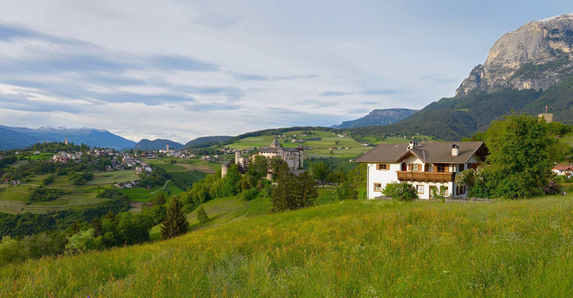 Schlosshof in Fie – break and stunning mountain scenery